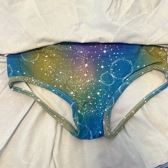 Wild Rich Kids skirted Leo, size 9/10 - Picture 2 of 4